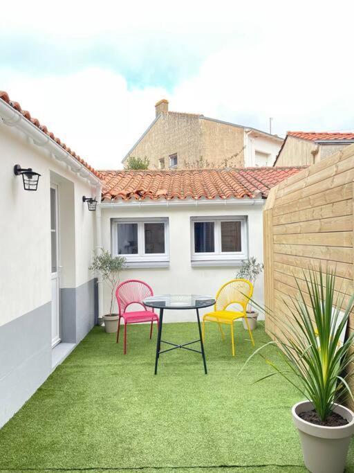- Le Bac A Sables - Studio Au Coeur D'Arago 莱萨布勒-多洛讷 外观 照片